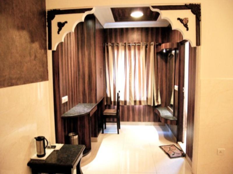 Amanda Crown Jaipur Hotel Kukas Екстериор снимка