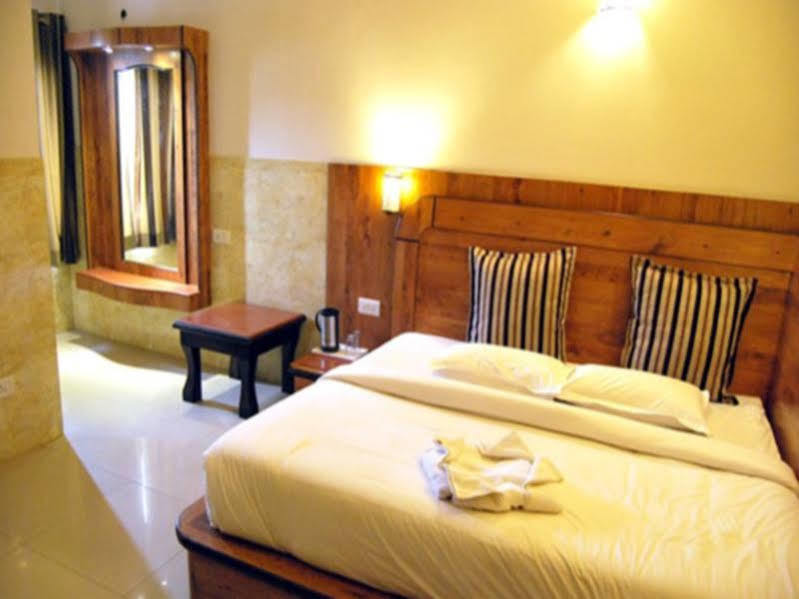Amanda Crown Jaipur Hotel Kukas Екстериор снимка